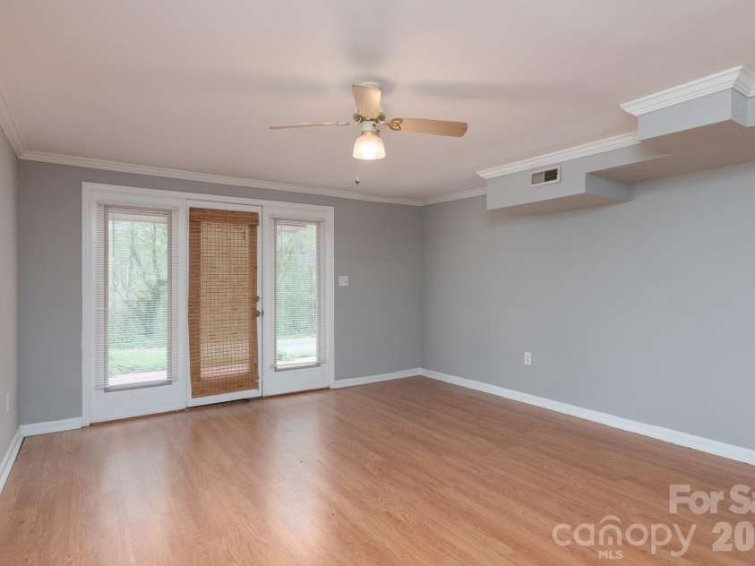 668 Riverside Drive, Lincolnton, NC 28092.  MLS# CAR4247879, YatesRealty ID 8977. 668 Riverside Dr