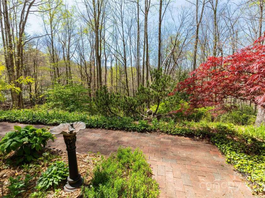 723 Merrills Cove Road, Asheville, NC 28803.  MLS# CAR4249299, YatesRealty ID 8978. Mature Landscaping