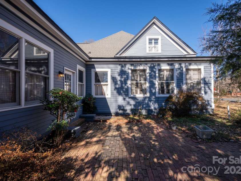 302 College Street, Monroe, NC 28112.  MLS# CAR4214600, YatesRealty ID 898. 