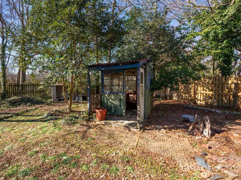 302 College Street, Monroe, NC 28112.  MLS# CAR4214600, YatesRealty ID 898. 