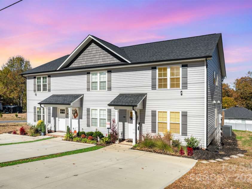 600 8th Street, Kannapolis, NC 28081.  MLS# CAR4318559, YatesRealty ID 898. 