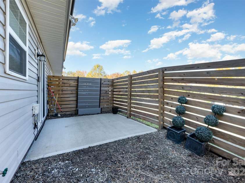 600 8th Street, Kannapolis, NC 28081.  MLS# CAR4318559, YatesRealty ID 898. 