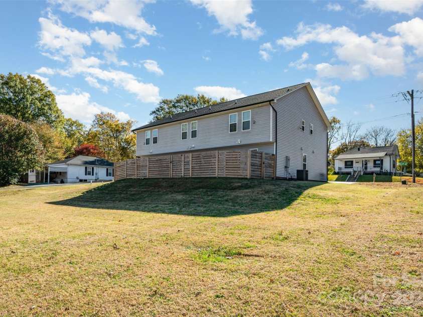 600 8th Street, Kannapolis, NC 28081.  MLS# CAR4318559, YatesRealty ID 898. 