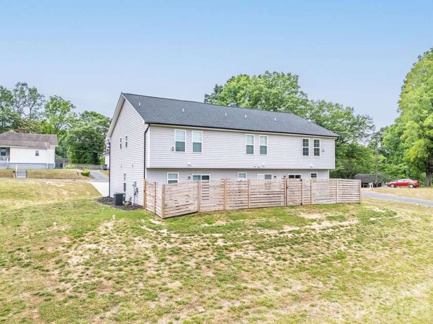 600 8th Street, Kannapolis, NC 28081.  MLS# CAR4378720, YatesRealty ID 898. 