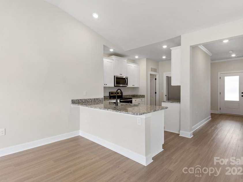 7307 Jerimoth Drive, Charlotte, NC 28215.  MLS# CAR4277393, YatesRealty ID 898. 