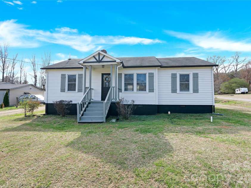 3359 Wilkesboro Highway, Statesville, NC 28625.  MLS# CAR4355461, YatesRealty ID 8980. 