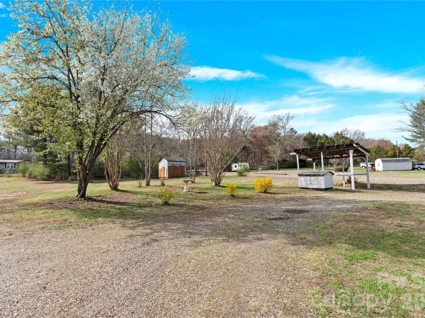 3359 Wilkesboro Highway, Statesville, NC 28625.  MLS# CAR4355461, YatesRealty ID 8980. 