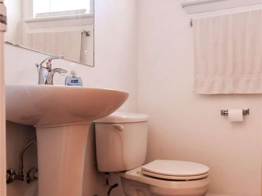 1521 19th Street, Hickory, NC 28602.  MLS# CAR4328330, YatesRealty ID 8982. 