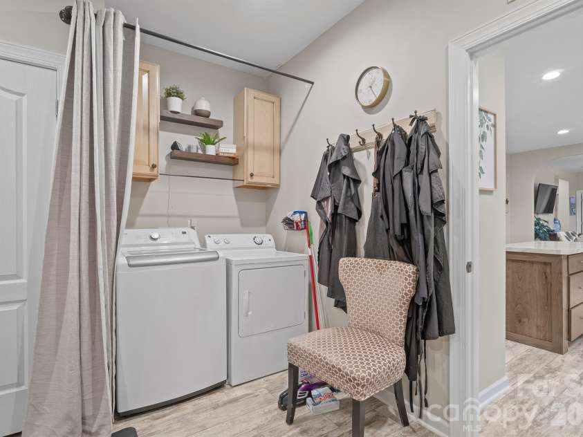 486 Stutts Road, Mooresville, NC 28117.  MLS# CAR4329027, YatesRealty ID 8982. Laundry area