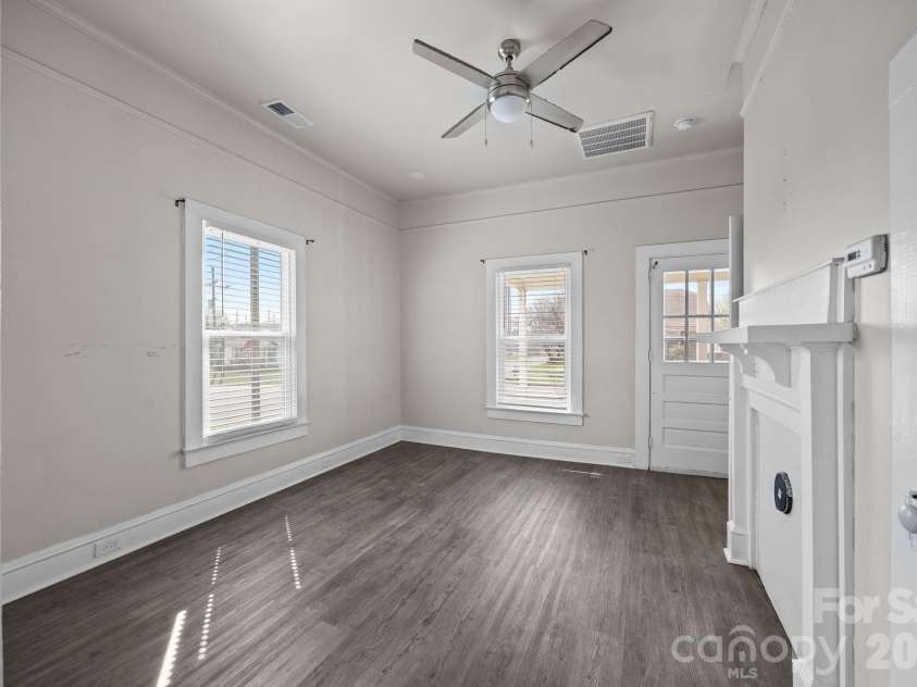 828 Park Avenue, Salisbury, NC 28144.  MLS# CAR4356283, YatesRealty ID 8983. 
