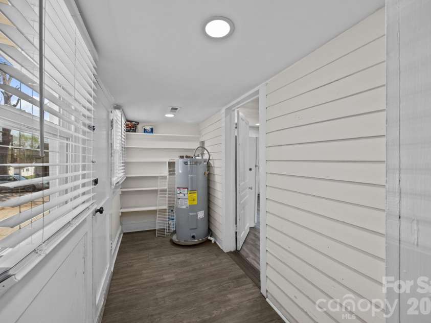 828 Park Avenue, Salisbury, NC 28144.  MLS# CAR4356283, YatesRealty ID 8983. 