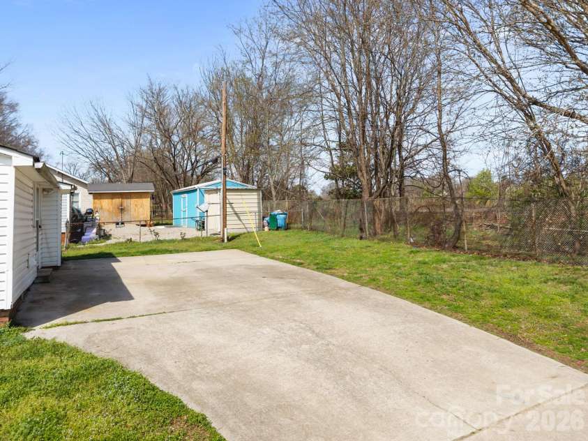 828 Park Avenue, Salisbury, NC 28144.  MLS# CAR4356283, YatesRealty ID 8983. 