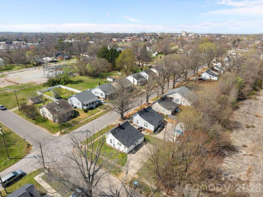 828 Park Avenue, Salisbury, NC 28144.  MLS# CAR4356283, YatesRealty ID 8983. 