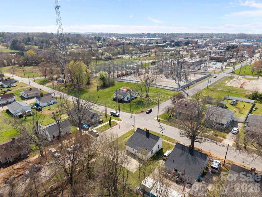 828 Park Avenue, Salisbury, NC 28144.  MLS# CAR4356283, YatesRealty ID 8983. 