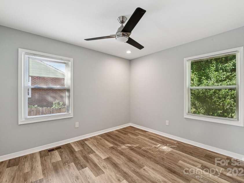 3209 Eastwood Drive, Charlotte, NC 28205.  MLS# CAR4307997, YatesRealty ID 8984. 