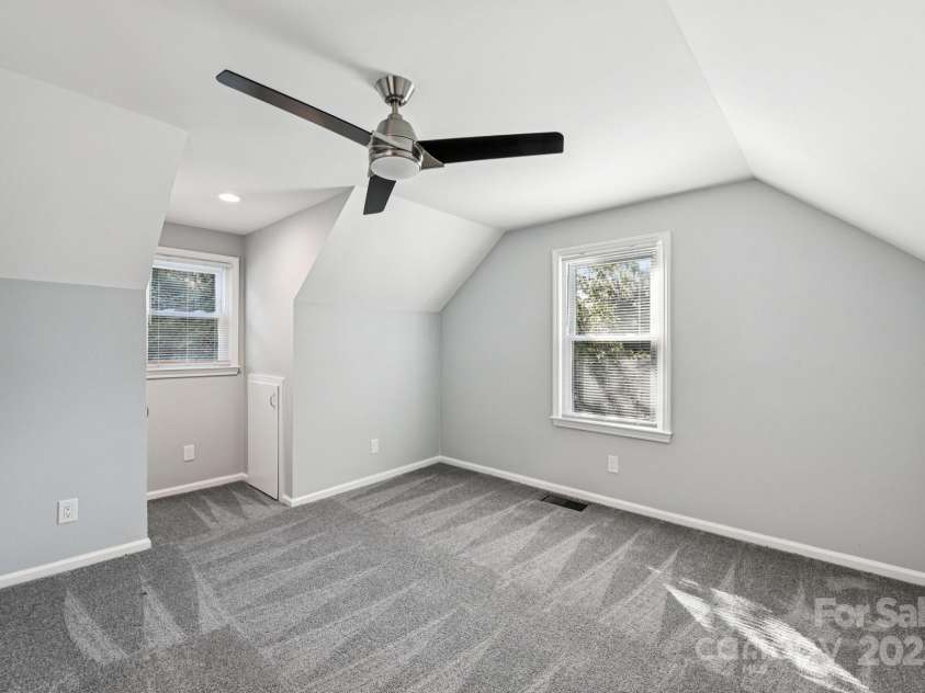 3209 Eastwood Drive, Charlotte, NC 28205.  MLS# CAR4307997, YatesRealty ID 8984. 