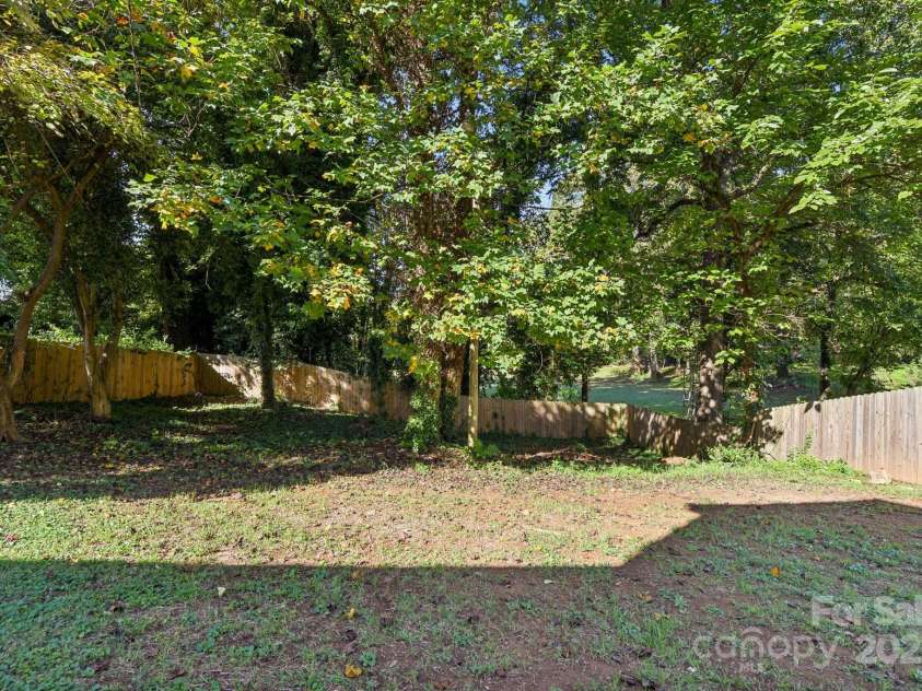 3209 Eastwood Drive, Charlotte, NC 28205.  MLS# CAR4307997, YatesRealty ID 8984. 