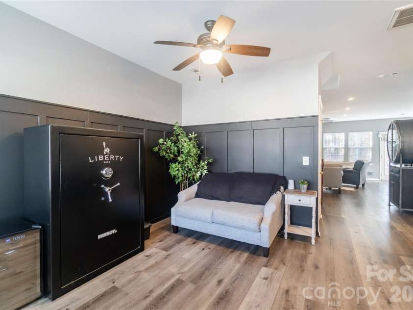 16708 Prairie Falcon Lane, Charlotte, NC 28278.  MLS# CAR4346530, YatesRealty ID 8985. 
