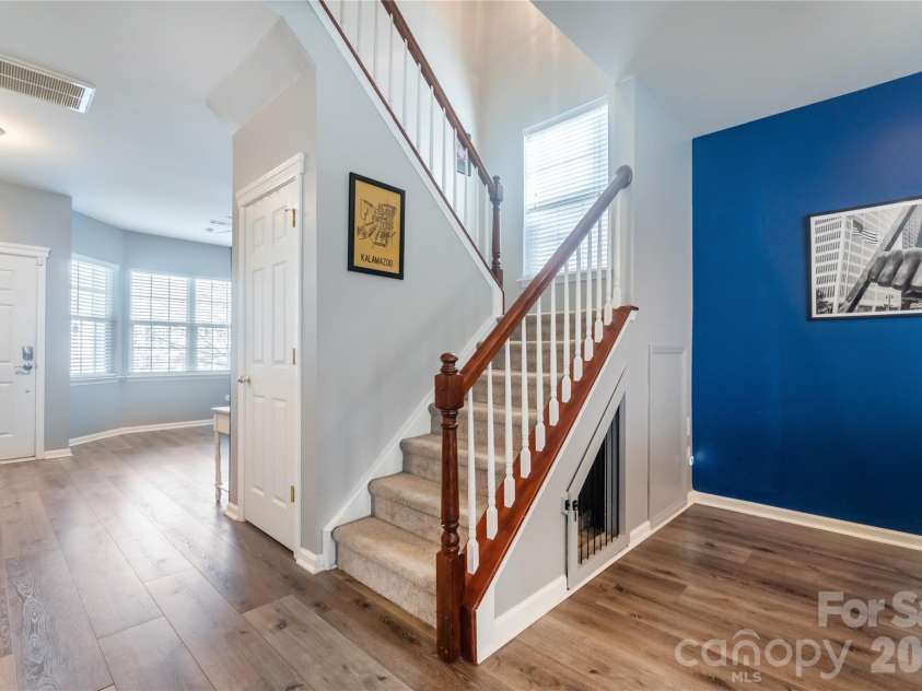 16708 Prairie Falcon Lane, Charlotte, NC 28278.  MLS# CAR4346530, YatesRealty ID 8985. 