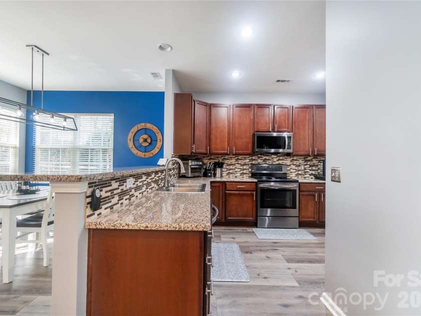 16708 Prairie Falcon Lane, Charlotte, NC 28278.  MLS# CAR4346530, YatesRealty ID 8985. 