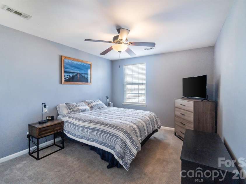 16708 Prairie Falcon Lane, Charlotte, NC 28278.  MLS# CAR4346530, YatesRealty ID 8985. 