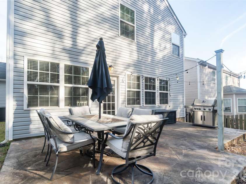 16708 Prairie Falcon Lane, Charlotte, NC 28278.  MLS# CAR4346530, YatesRealty ID 8985. 