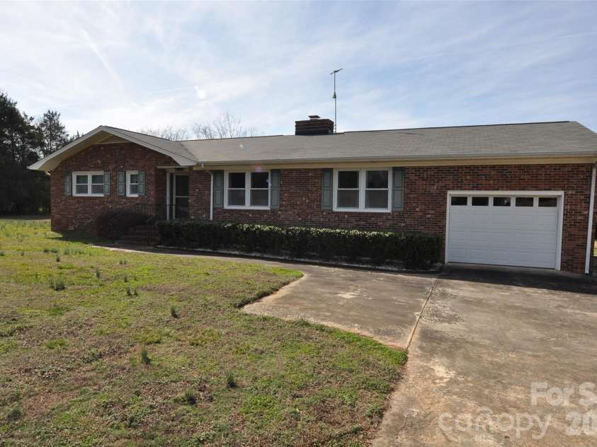 1316 Cornwell Road, Blackstock, SC 29014.  MLS# CAR4349581, YatesRealty ID 8986. 