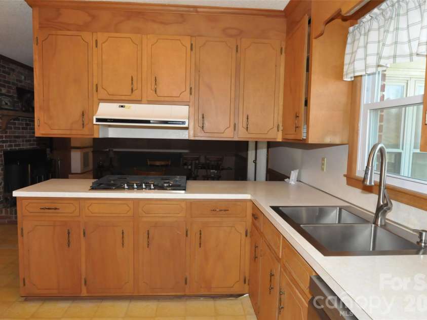 1316 Cornwell Road, Blackstock, SC 29014.  MLS# CAR4349581, YatesRealty ID 8986. 