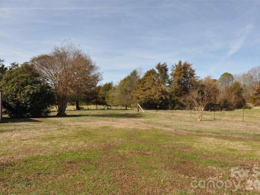 1316 Cornwell Road, Blackstock, SC 29014.  MLS# CAR4349581, YatesRealty ID 8986. 