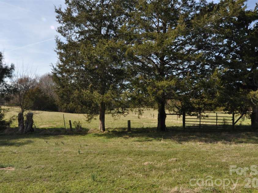 1316 Cornwell Road, Blackstock, SC 29014.  MLS# CAR4349581, YatesRealty ID 8986. 