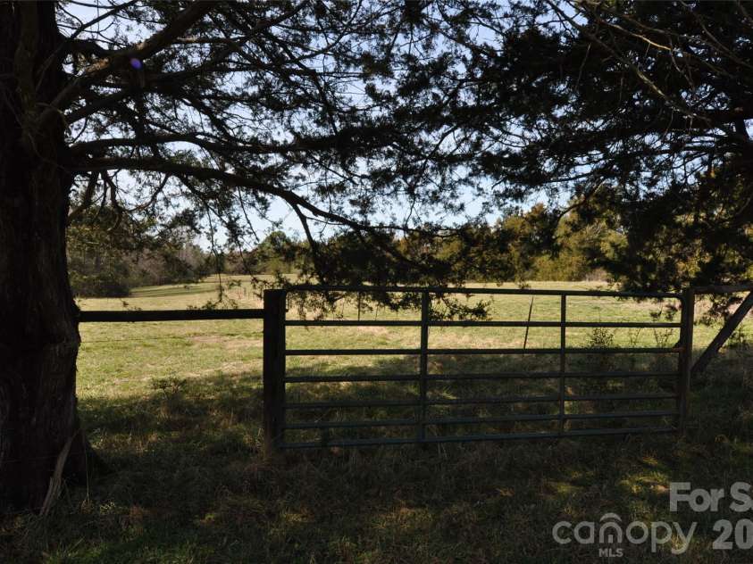 1316 Cornwell Road, Blackstock, SC 29014.  MLS# CAR4349581, YatesRealty ID 8986. 