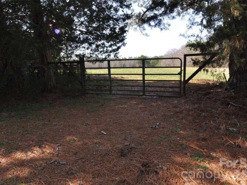 1316 Cornwell Road, Blackstock, SC 29014.  MLS# CAR4349581, YatesRealty ID 8986. 