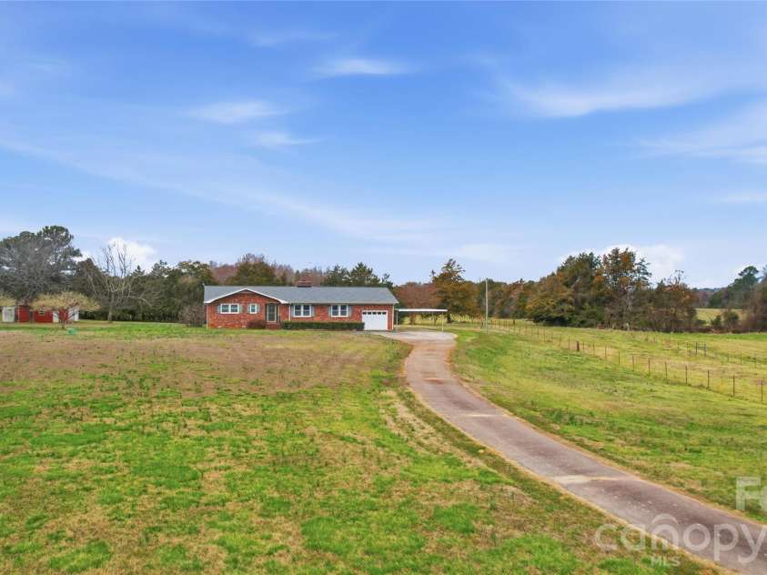 1316 Cornwell Road, Blackstock, SC 29014.  MLS# CAR4349581, YatesRealty ID 8986. 