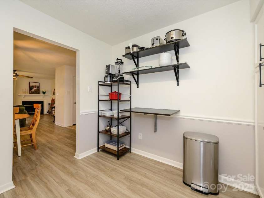 2900 Heathstead Place, Charlotte, NC 28210.  MLS# CAR4223256, YatesRealty ID 8987. 