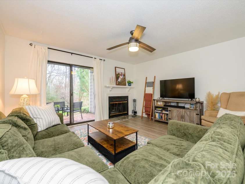 2900 Heathstead Place, Charlotte, NC 28210.  MLS# CAR4223256, YatesRealty ID 8987. 