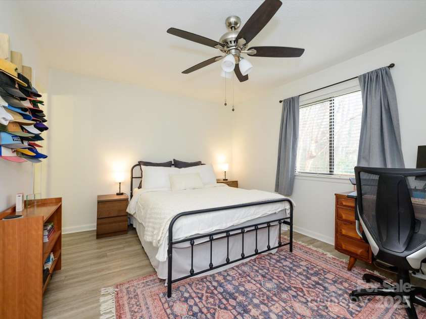 2900 Heathstead Place, Charlotte, NC 28210.  MLS# CAR4223256, YatesRealty ID 8987. 