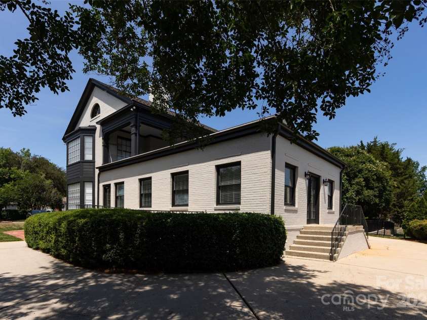 2900 Heathstead Place, Charlotte, NC 28210.  MLS# CAR4223256, YatesRealty ID 8987. 