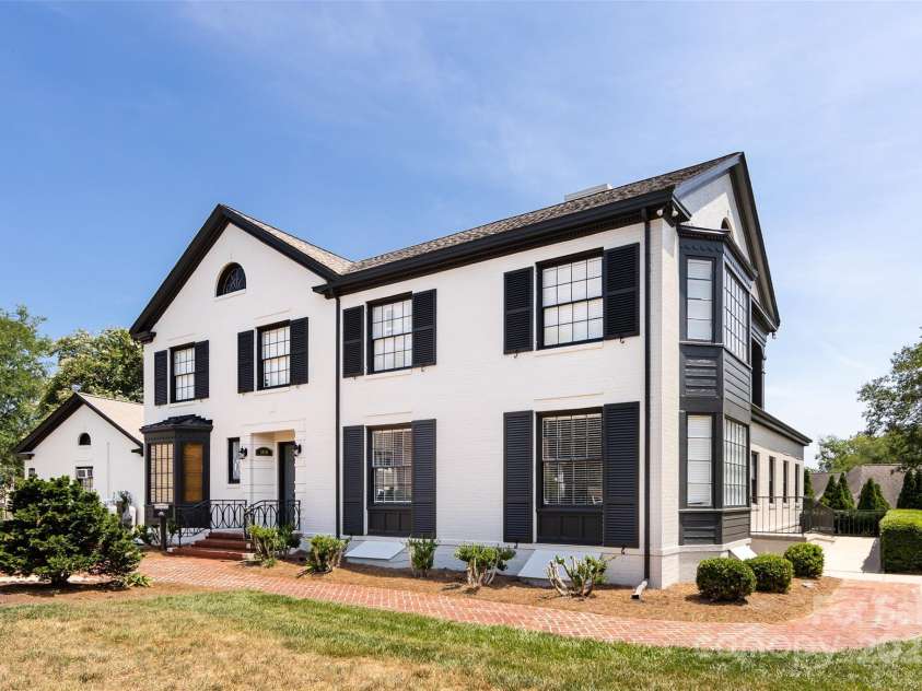 2900 Heathstead Place, Charlotte, NC 28210.  MLS# CAR4223256, YatesRealty ID 8987. Clubhouse