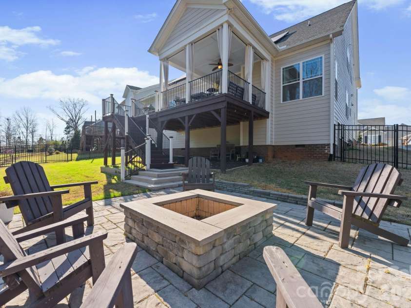 18812 Avery Park Drive, Cornelius, NC 28031.  MLS# CAR4361002, YatesRealty ID 8988. 