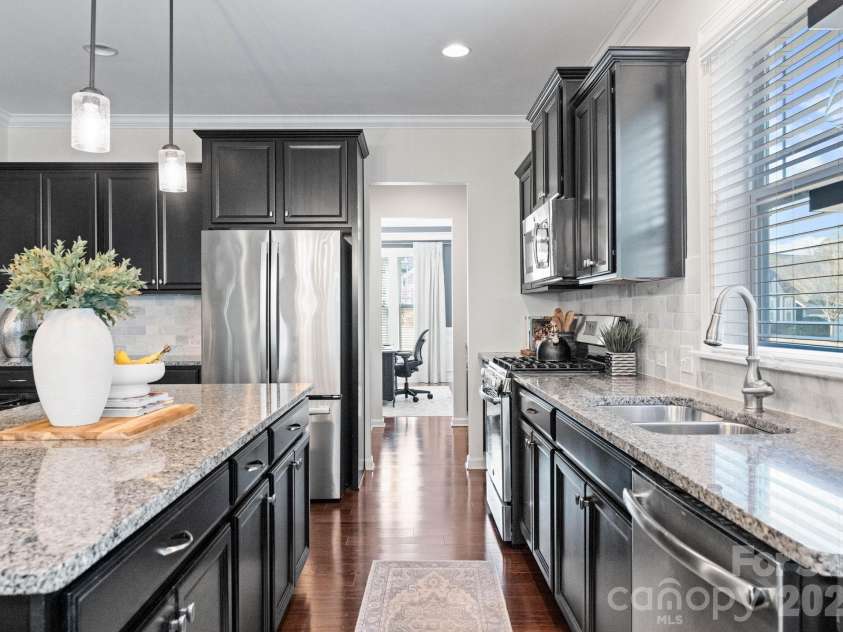 18812 Avery Park Drive, Cornelius, NC 28031.  MLS# CAR4361002, YatesRealty ID 8988. 