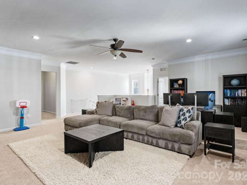 18812 Avery Park Drive, Cornelius, NC 28031.  MLS# CAR4361002, YatesRealty ID 8988. 