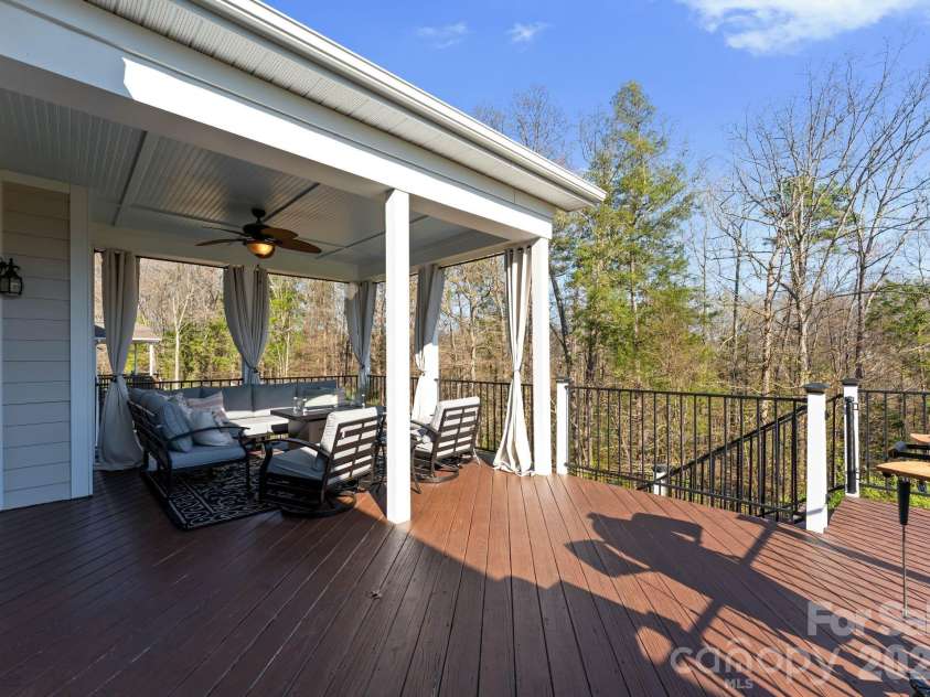 18812 Avery Park Drive, Cornelius, NC 28031.  MLS# CAR4361002, YatesRealty ID 8988. 