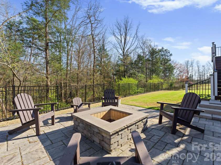 18812 Avery Park Drive, Cornelius, NC 28031.  MLS# CAR4361002, YatesRealty ID 8988. 