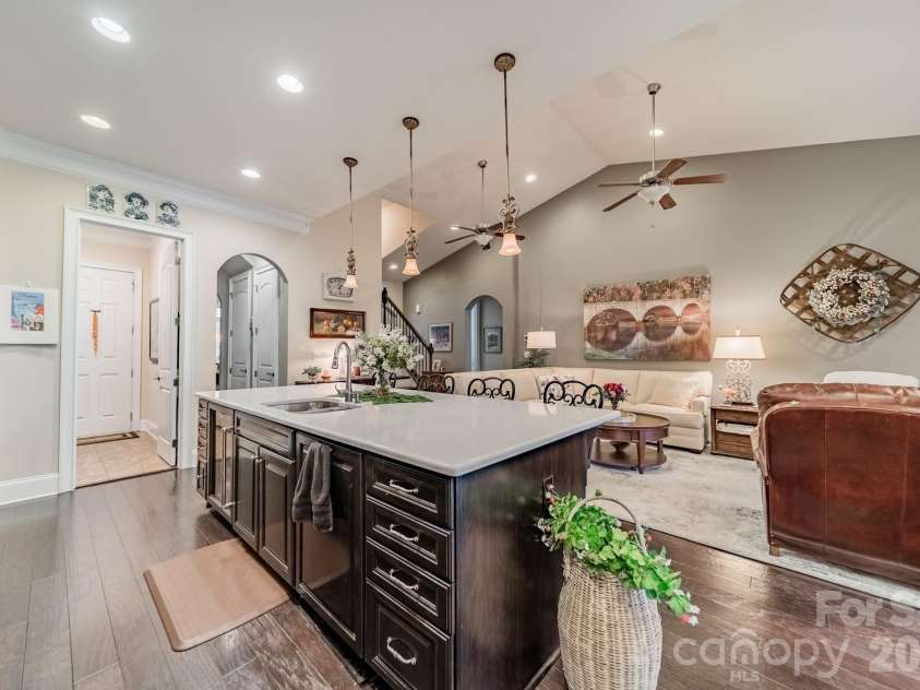614 Pomegranate Place, Fort Mill, SC 29708.  MLS# CAR4346639, YatesRealty ID 8989. 
