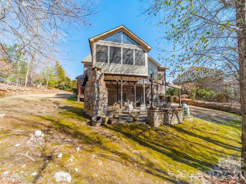614 Pomegranate Place, Fort Mill, SC 29708.  MLS# CAR4346639, YatesRealty ID 8989. 
