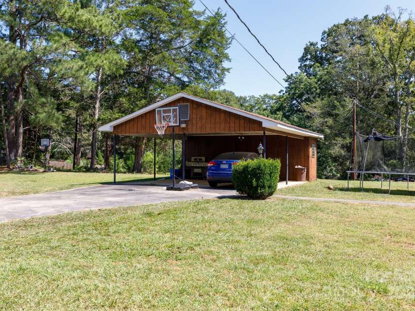 965 Pine Ridge Road, Chester, SC 29706.  MLS# CAR4301158, YatesRealty ID 899. 