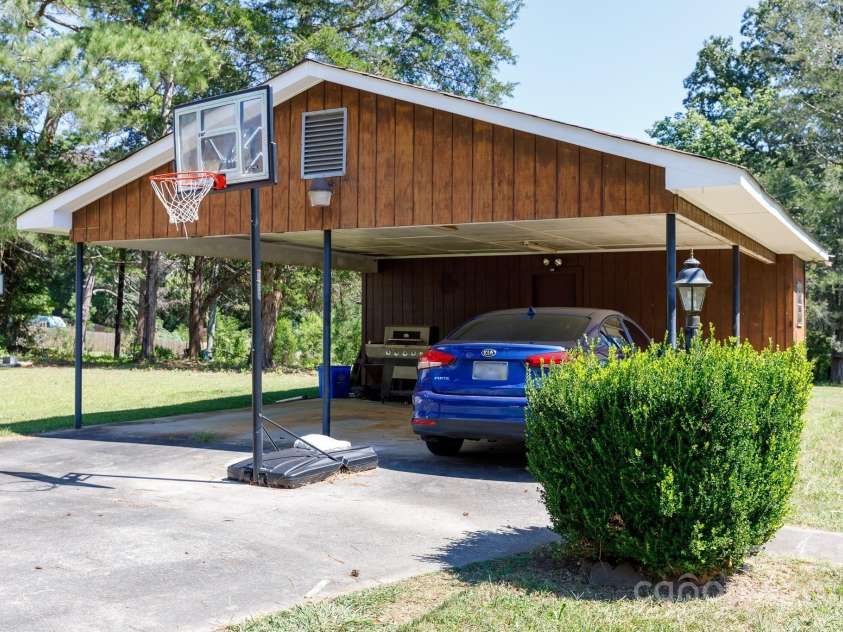 965 Pine Ridge Road, Chester, SC 29706.  MLS# CAR4301158, YatesRealty ID 899. 