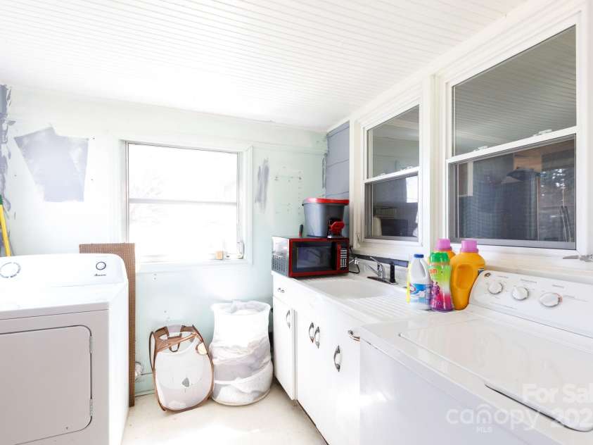 965 Pine Ridge Road, Chester, SC 29706.  MLS# CAR4301158, YatesRealty ID 899. 