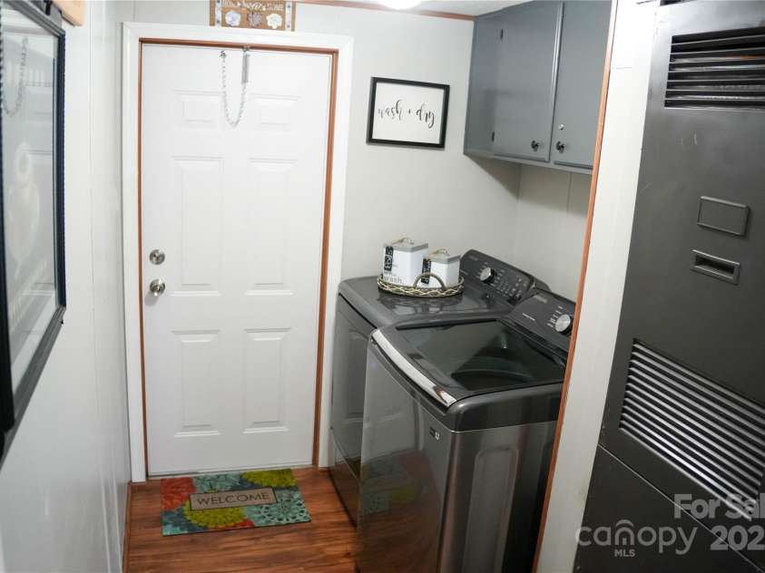 33 Hensley Drive, Asheville, NC 28806.  MLS# CAR4210364, YatesRealty ID 8990. 