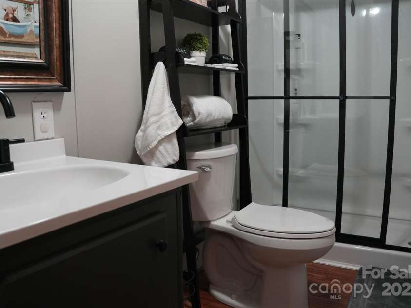 33 Hensley Drive, Asheville, NC 28806.  MLS# CAR4210364, YatesRealty ID 8990. 